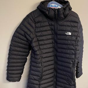 EUC, Women’s 700 Fill Power Stretch North Face Down Parka, XL Black